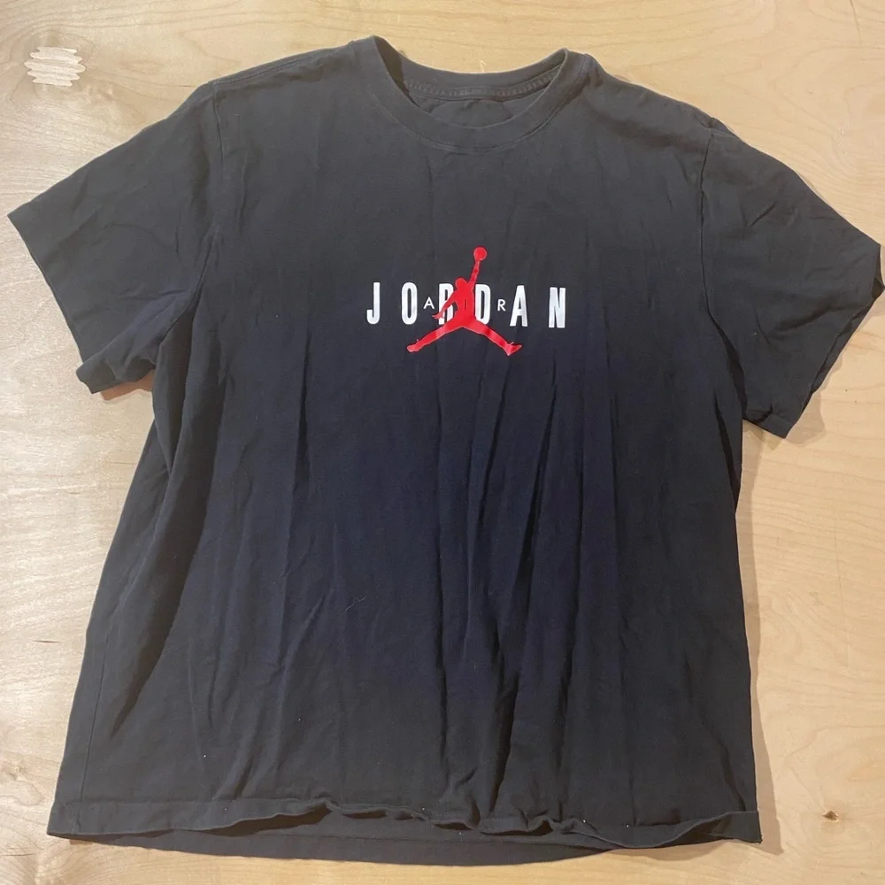 Jordan Black Graphic T-Shirt for Men XXL (PW)